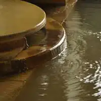 Air panas keemasan