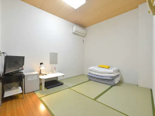 ห้องสไตล์ญี่ปุ่นไม่มีหน้าต่าง【ปลอดบุหรี่】ขนาด 4.5 เสื่อทาทามิ<พร้อมห้องน้ำและห้องสุขา>