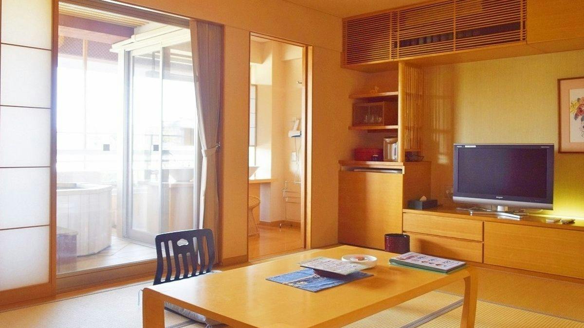 Hotel Isobe Garden, The Tongue-Cut Sparrow Inn