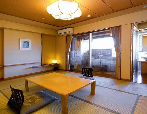 楽水館露天付き客室、お風呂一例