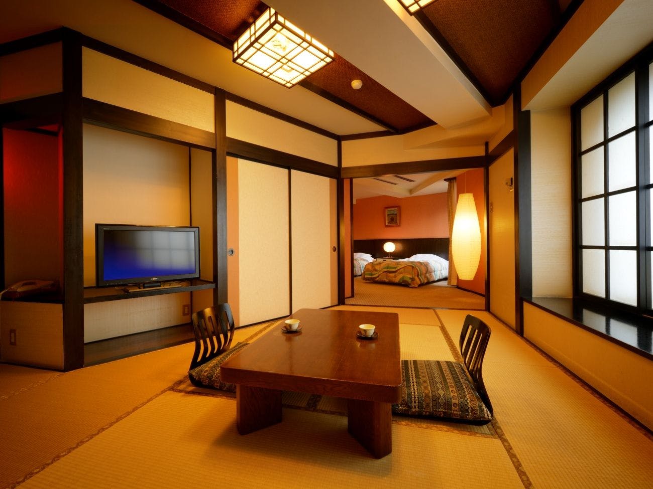 ห้องสไตล์พื้นบ้านและตะวันตก