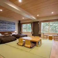 ห้องสไตล์ญี่ปุ่นโมเดิร์นในป่า