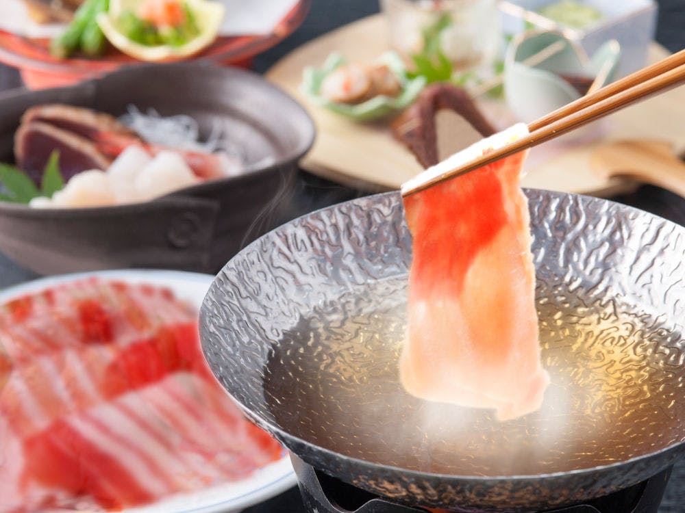 หมูพิเศษอาโอโมริ 'โออิราเสะ การ์ลิก พอร์ค'