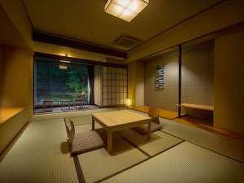 専用客室専用の半露天ひのき風呂一例