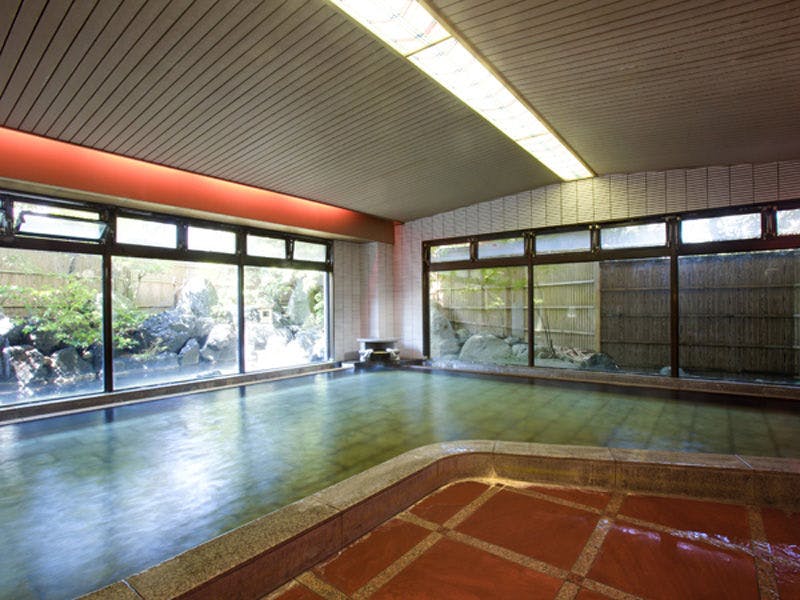 ห้องอาบน้ำสาธารณะ 'คุเรไน'