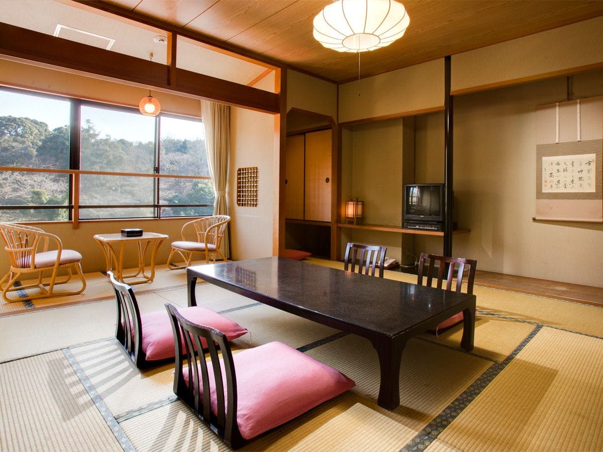 ■華兆亭（ห้องสไตล์ญี่ปุ่น 10 เสื่อ พร้อมห้องน้ำและห้องสุขา）