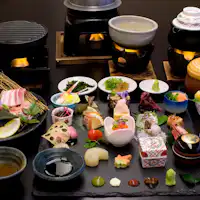 【เนื้อท้องถิ่น 3 ชนิด ย่างบนแผ่นเซรามิก】