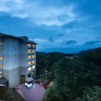 ลูเซนต์ยามพลบค่ำ