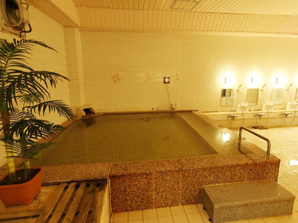 ห้องอาบน้ำสาธารณะ ~ อ่างอาบน้ำในร่ม ~