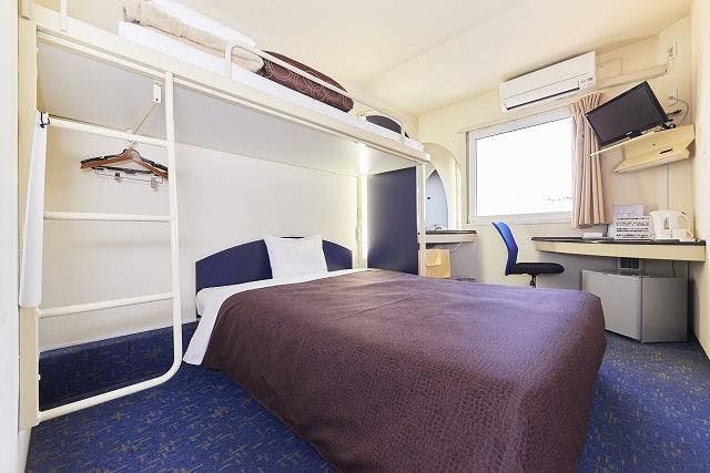 เตียงคู่ + ห้องใต้หลังคา