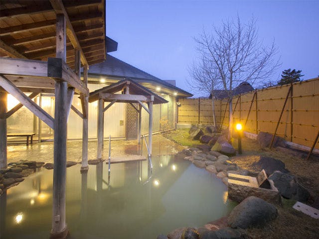 เช้าตรู่กลางแจ้ง