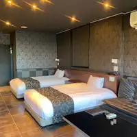 ห้องคอมฟอร์ตทวิน ห้องน้ำและสุขาแบบรวม พร้อมระเบียง