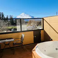 ห้องพิเศษเตียงคู่พร้อมอ่างอาบน้ำกลางแจ้ง