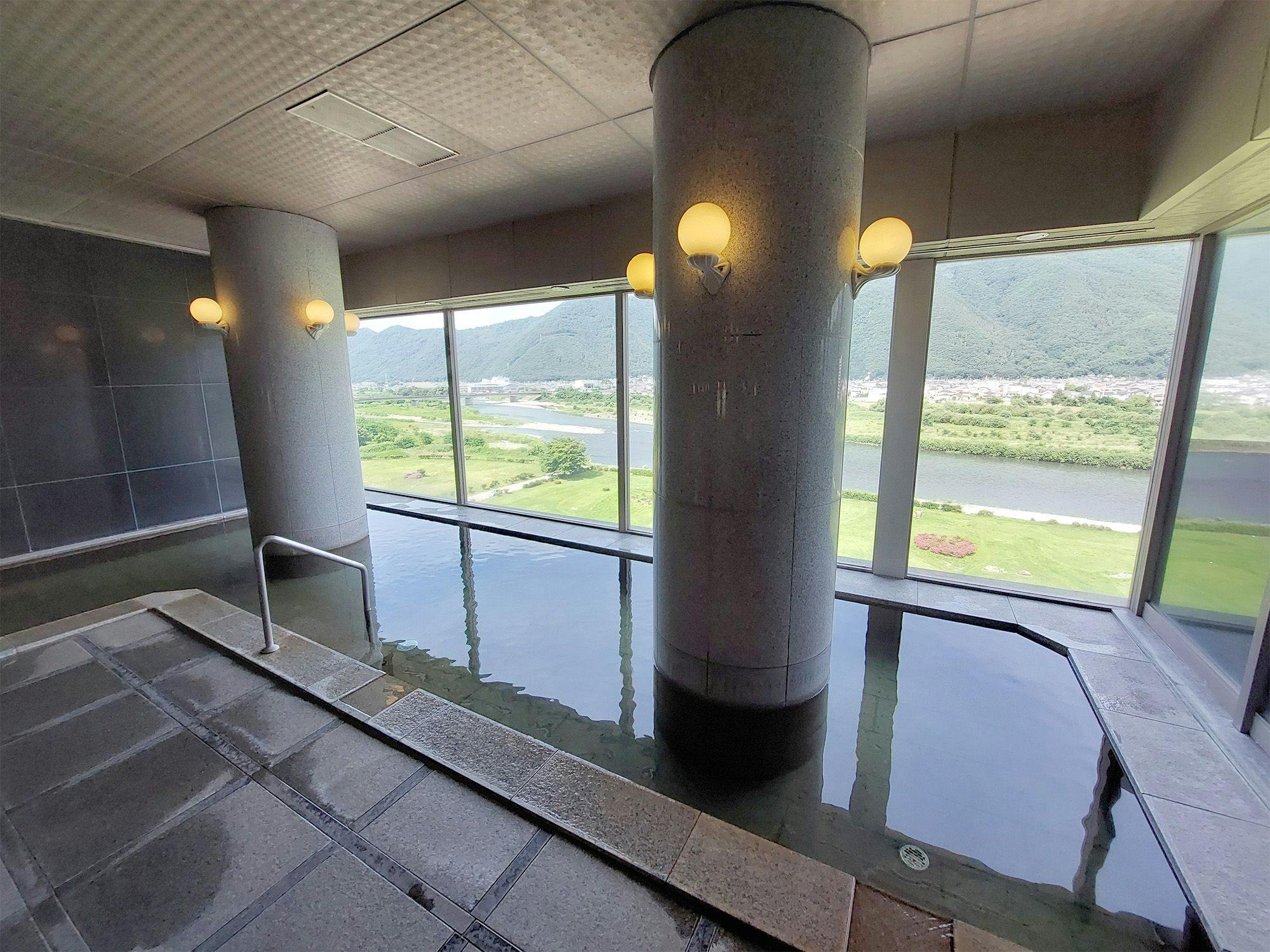 Riverside Ueda Inn