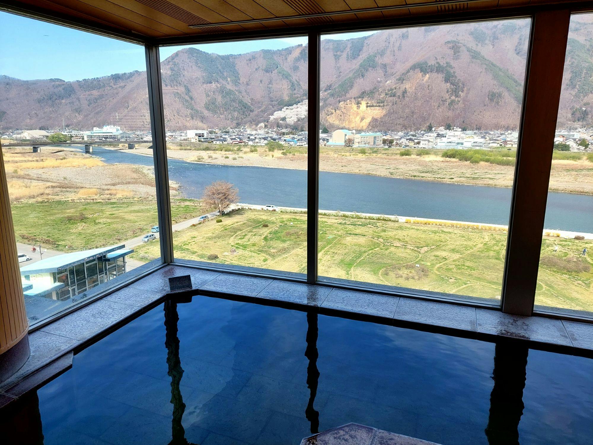 Riverside Ueda Inn
