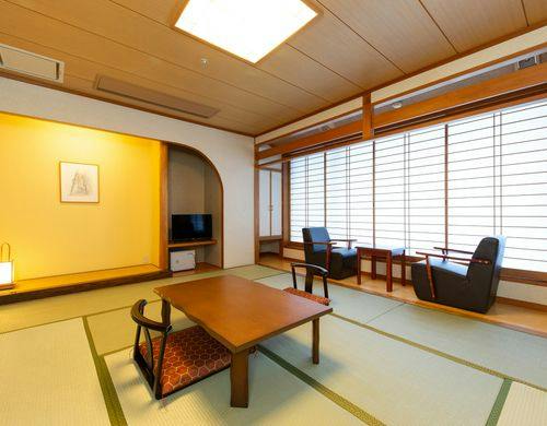 和室8~10畳(山側・アウトバス)