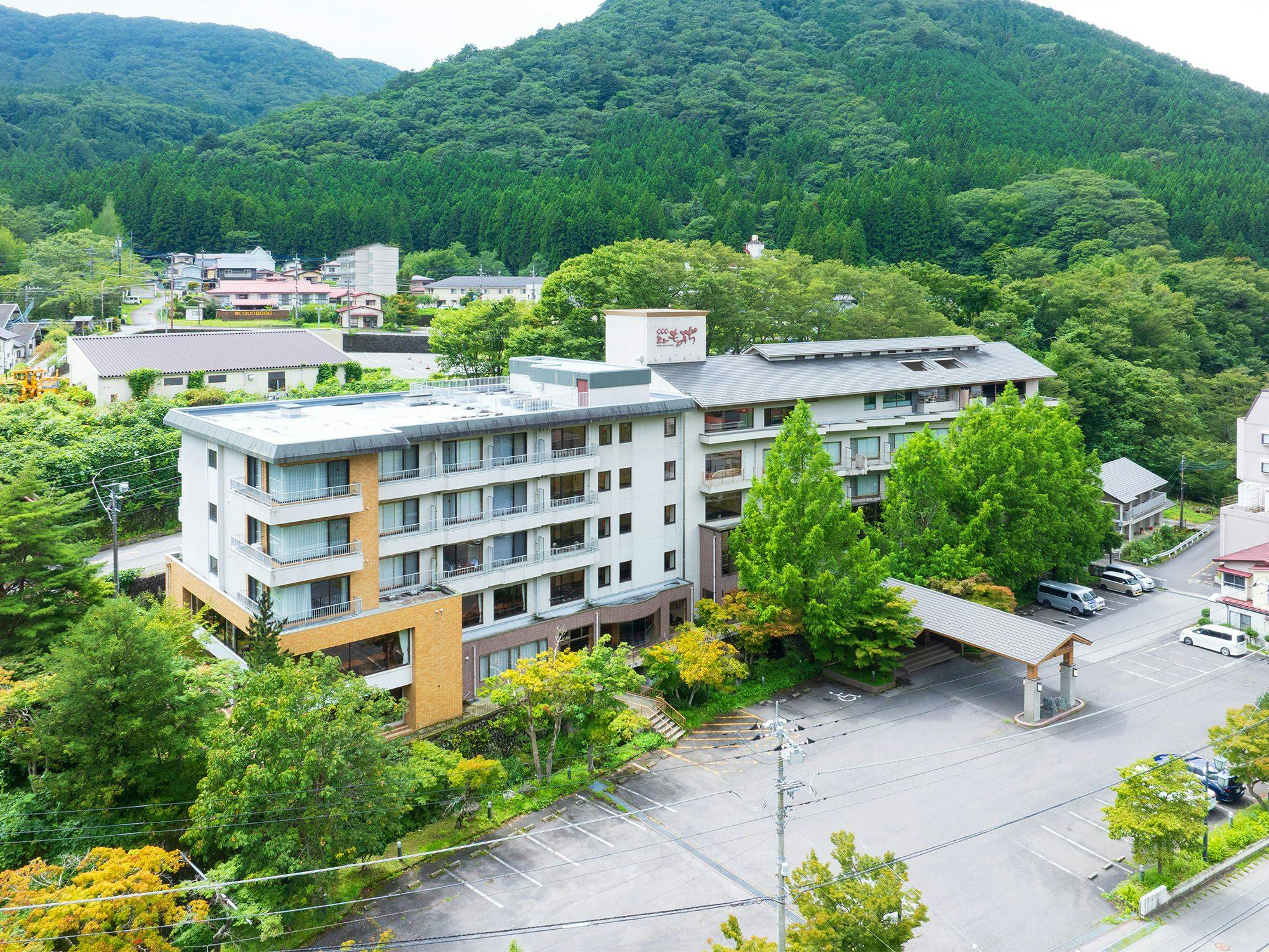 Luaran Hotel