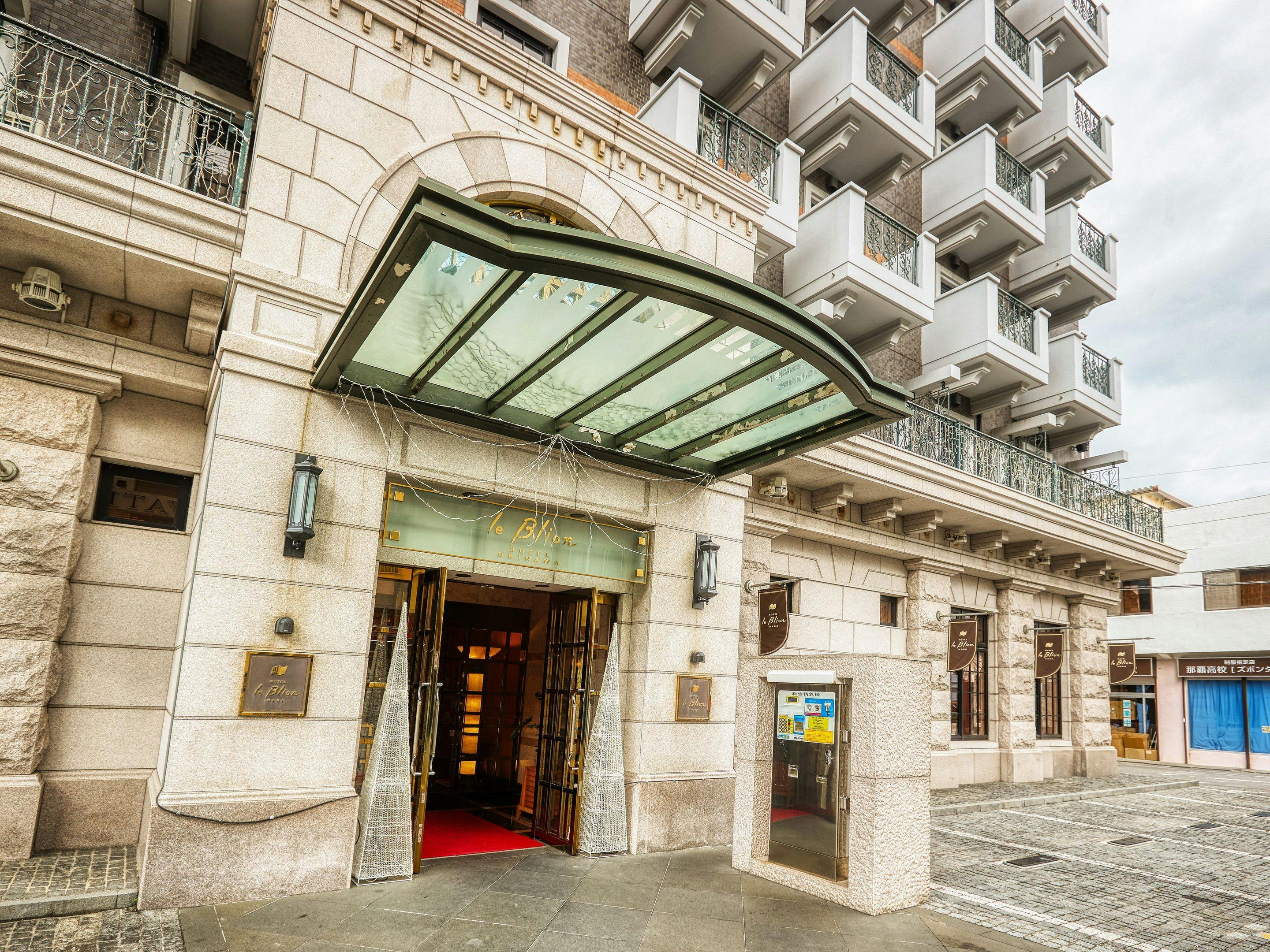 ภายนอกโรงแรม