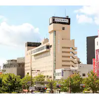 อยู่ตรงหน้าปราสาทวากายามะ