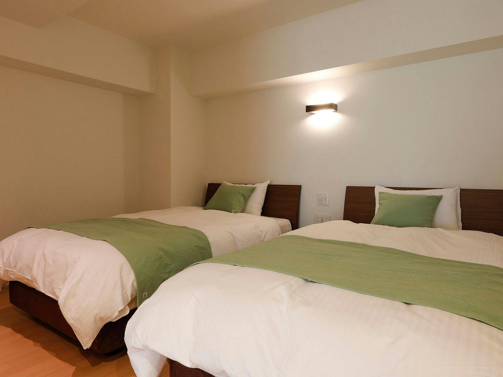 ห้องพักพร้อมอ่างอาบน้ำกลางแจ้งชั้นหยก 【ชิโรสึยุ】