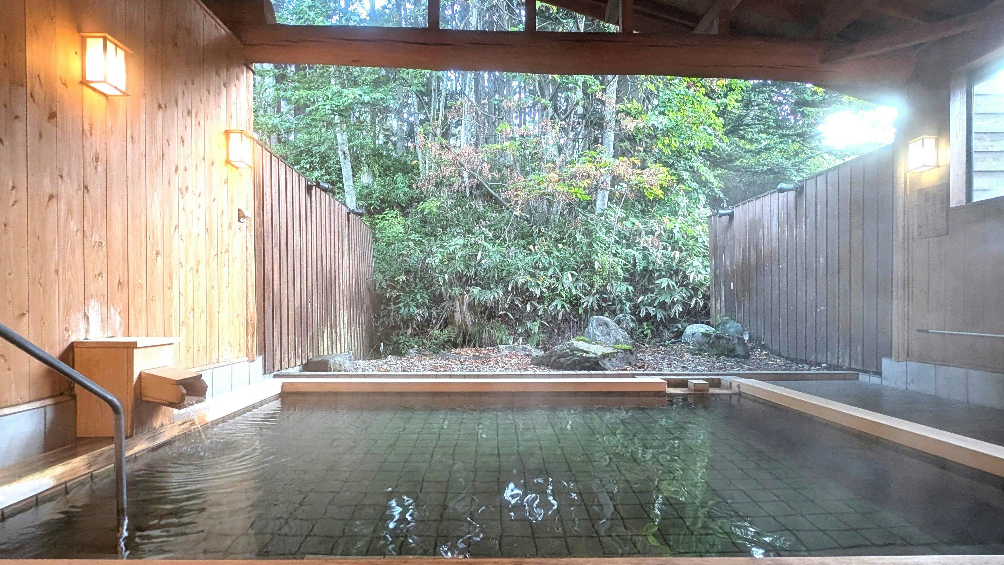 ห้องอาบน้ำกลางแจ้งส่วนตัว