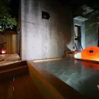 【月之湯】在檜木香氣中放鬆