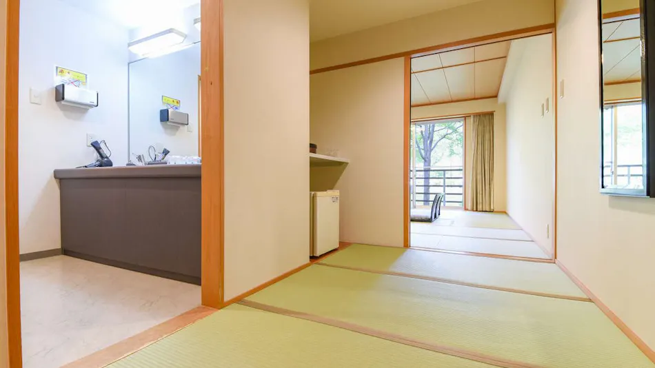 Higashiyama Onsen Maple Plaza
