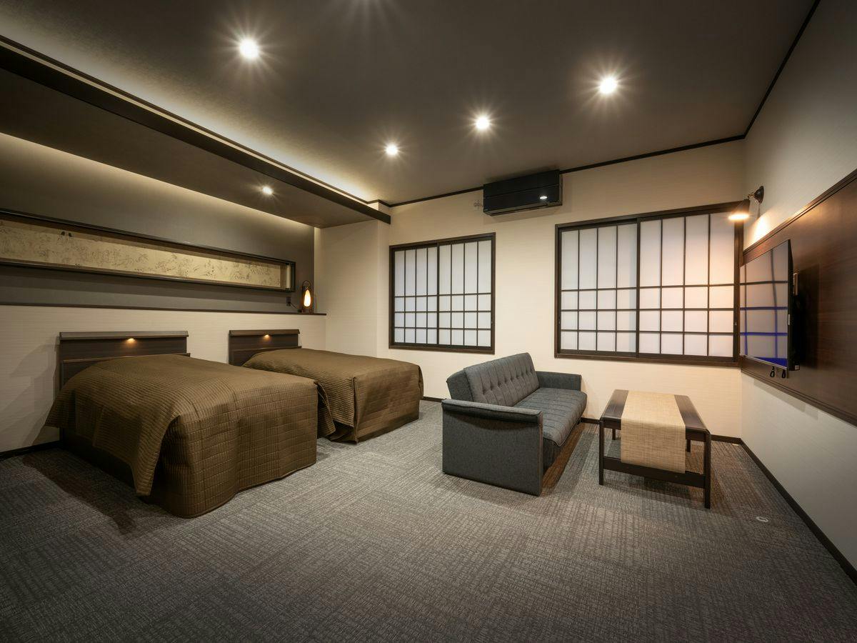 Akayu Onsen Art Museum-like Inn Ryokan Yamato-ya