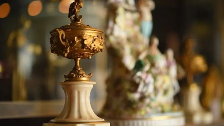 Akayu Onsen Art Museum-like Inn Ryokan Yamato-ya