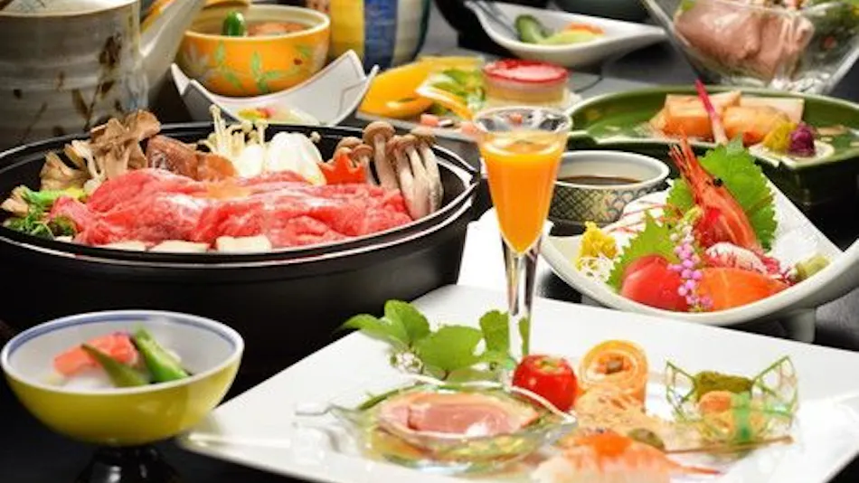 Akayu Onsen Art Museum-like Inn Ryokan Yamato-ya