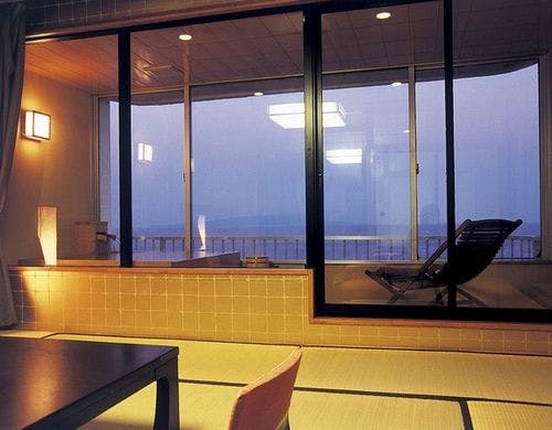 黄金（おうごん）の間