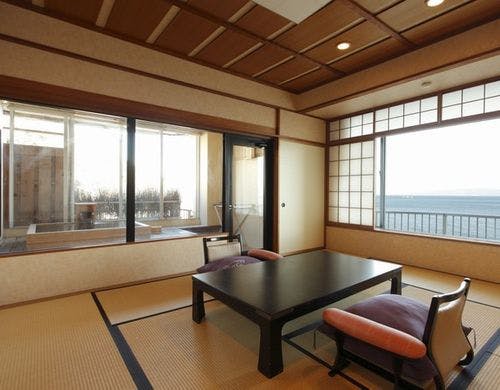 「孟春（もうしゅん）の間」次の間より