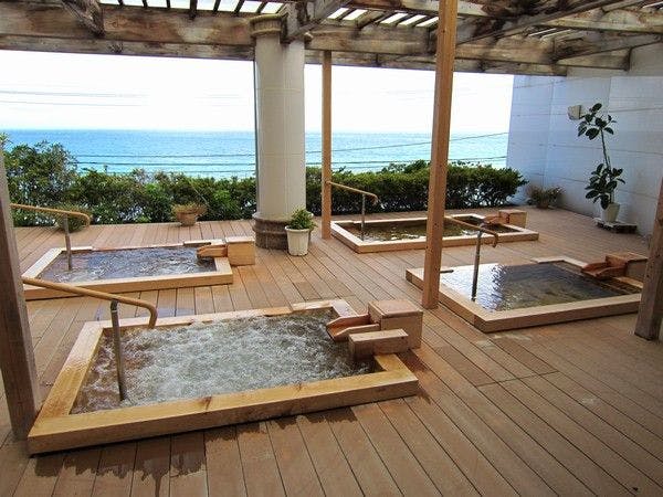 อ่างอาบน้ำกลางแจ้งสไตล์ญี่ปุ่น