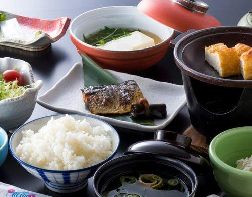 朝食