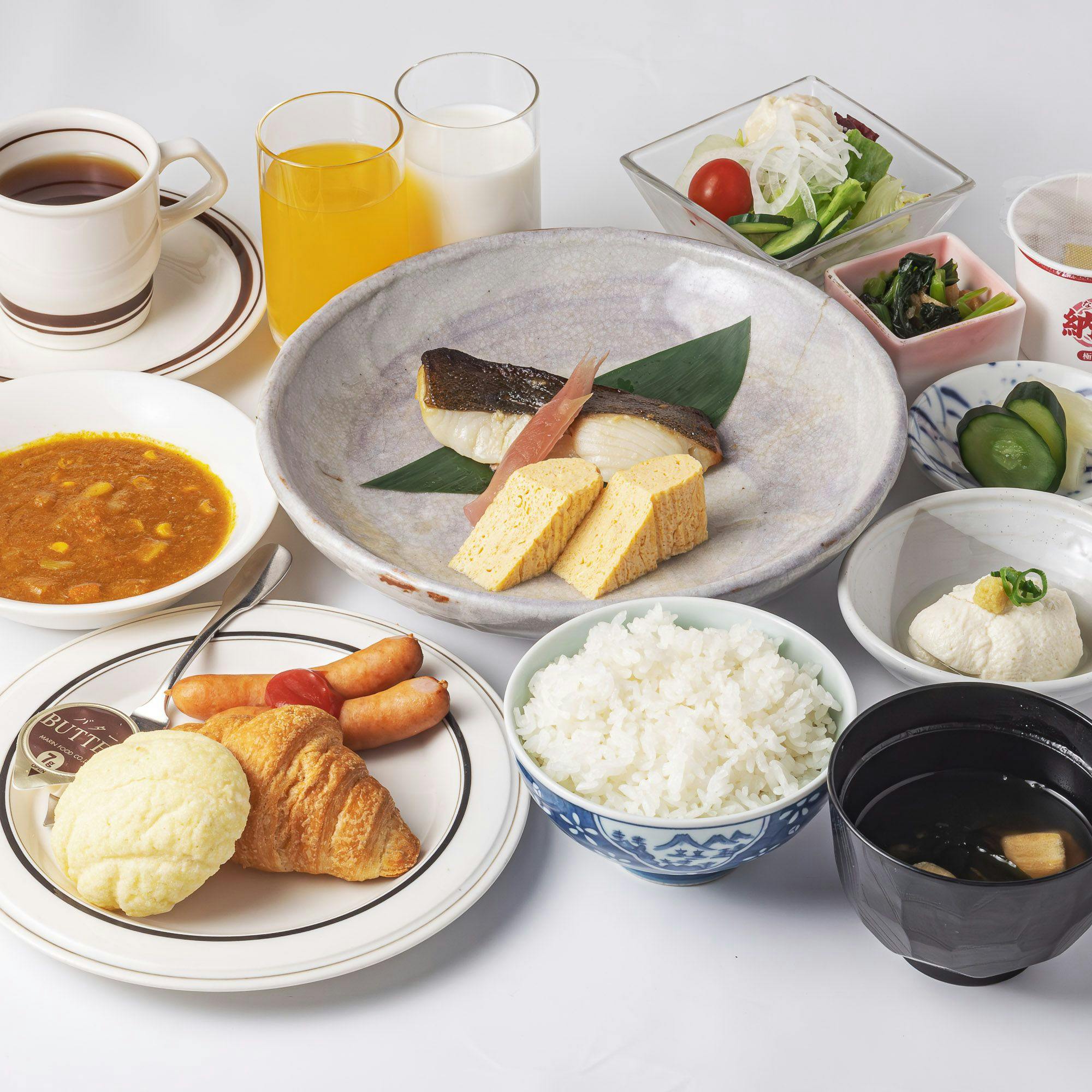 Sarapan (semi-buffet Jepang & Barat)