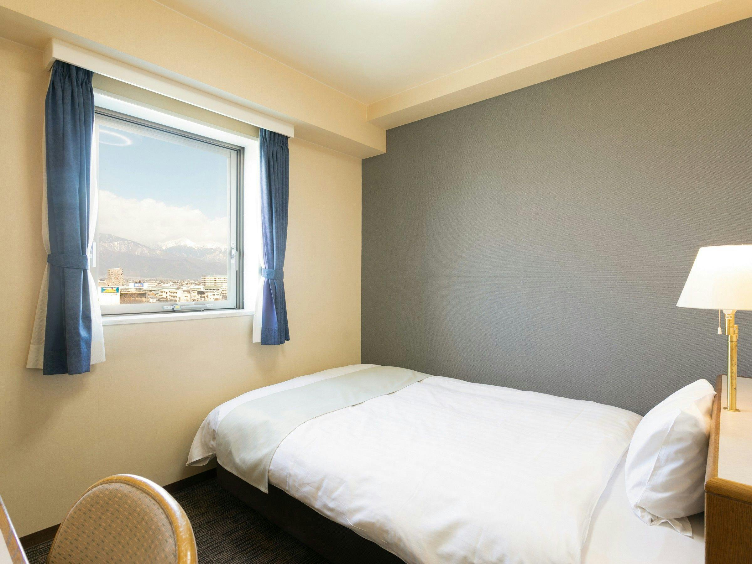 【ห้องเซมิ-ดับเบิล】เตียงกว้าง 140 ซม.