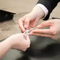 กรุณาผ่อนคลายและเพลิดเพลิน.