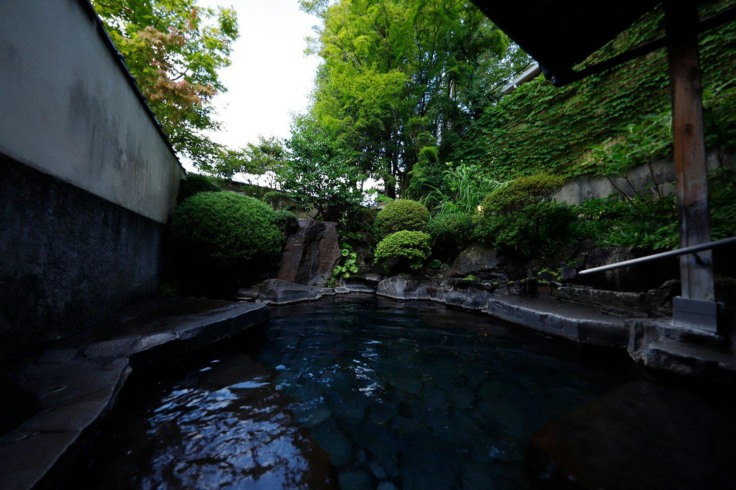 บ่อน้ำพุร้อนกลางแจ้ง