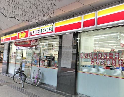 館内１Ｆコンビニ（外観）