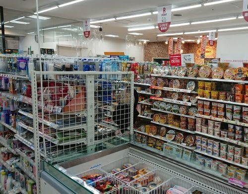 館内１Ｆコンビニ（店内）