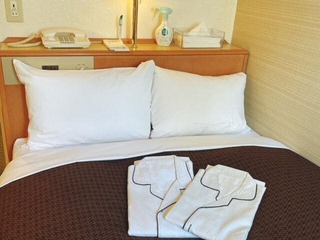 Tempat tidur semi-double