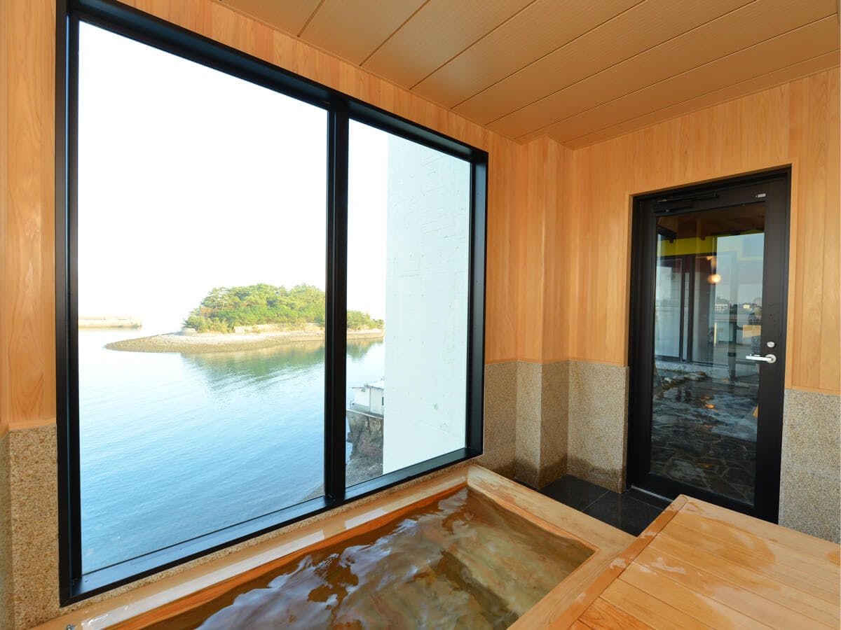 Toyo Tsukumo Bay Hotel
