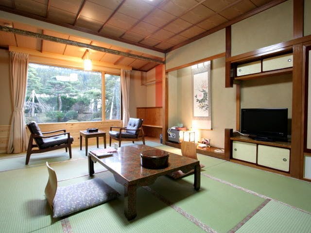 ห้องสไตล์ญี่ปุ่น 10 เสื่อ + 3 เสื่อ พร้อมห้องน้ำ [ห้องปรับปรุงใหม่]