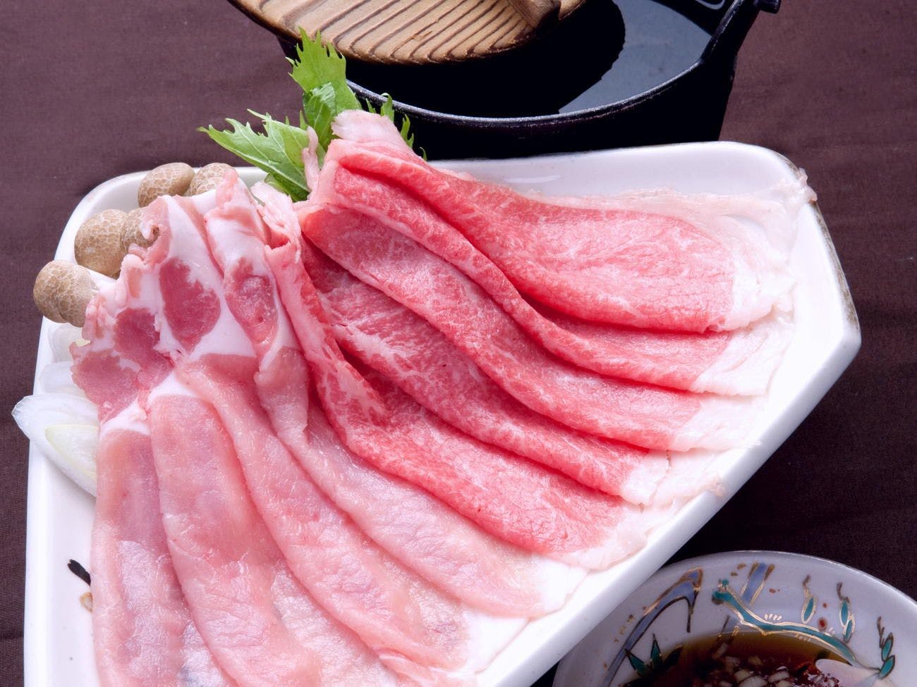 ชาบูชาบูกับเนื้อกวางและหมูฮะจิมันไต