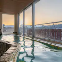 Matahari terbenam dari pemandian pribadi gratis di lantai atas