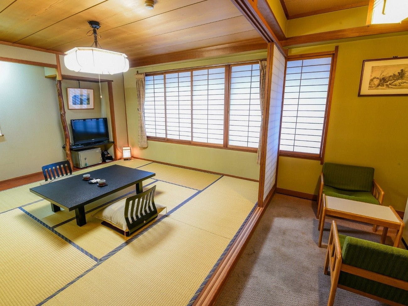 Kamar bergaya Jepang 8 tatami, cocok untuk perjalanan solo atau perjalanan bisnis.