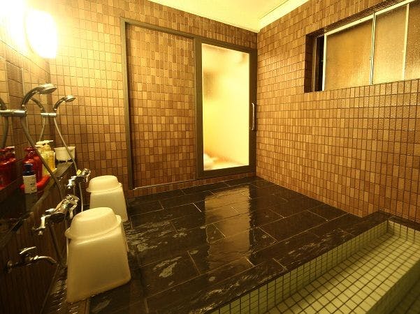 ตัวอย่างห้องอาบน้ำรวม (※ สลับระหว่างชายและหญิง)