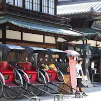 รถลากที่น้ำพุร้อนโดโกะ