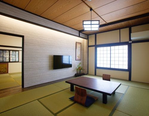 和室10畳+ツインルームの二間続きの和洋室