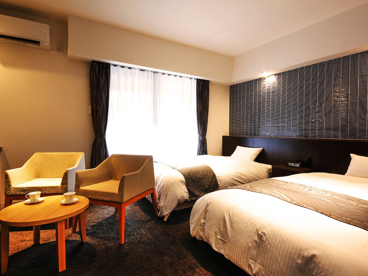 [Gedung Utama: Kamar Khusus, Kamar Twin Gaya Barat]